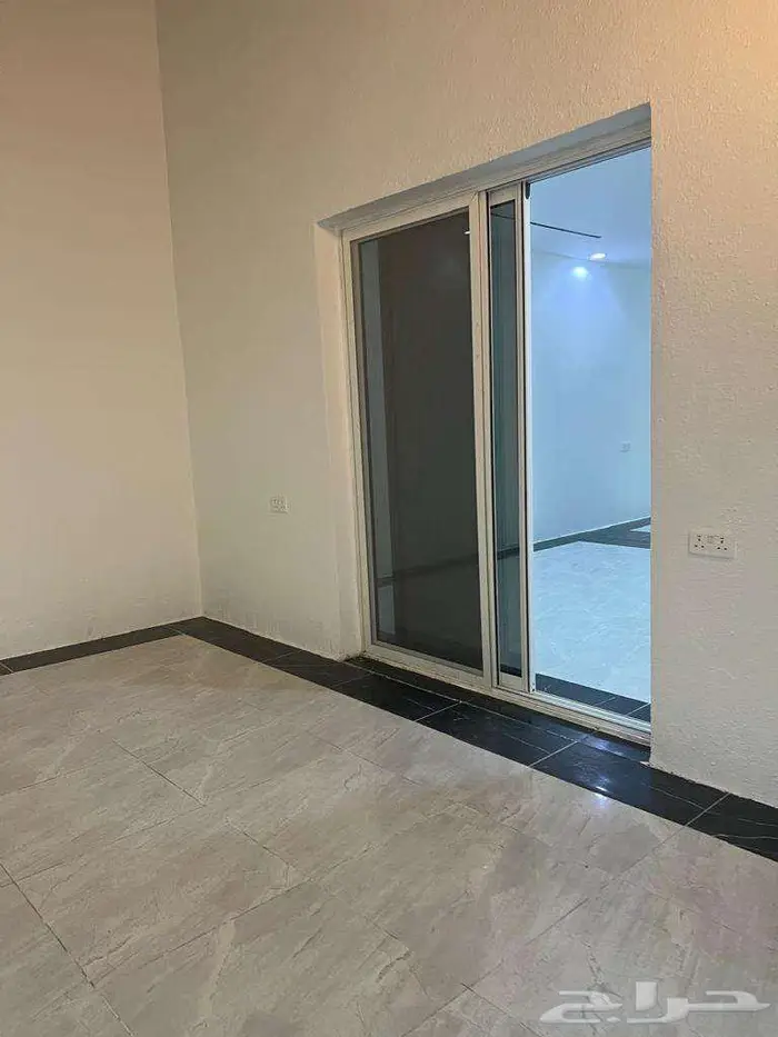 روف للايجار حي التيسير 22