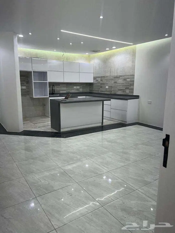 روف للايجار حي التيسير 5