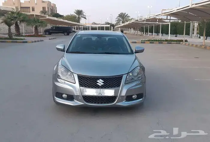 للبيع سوزوكي كيزاشي فل كامل موديل 2015 نظيفة 4