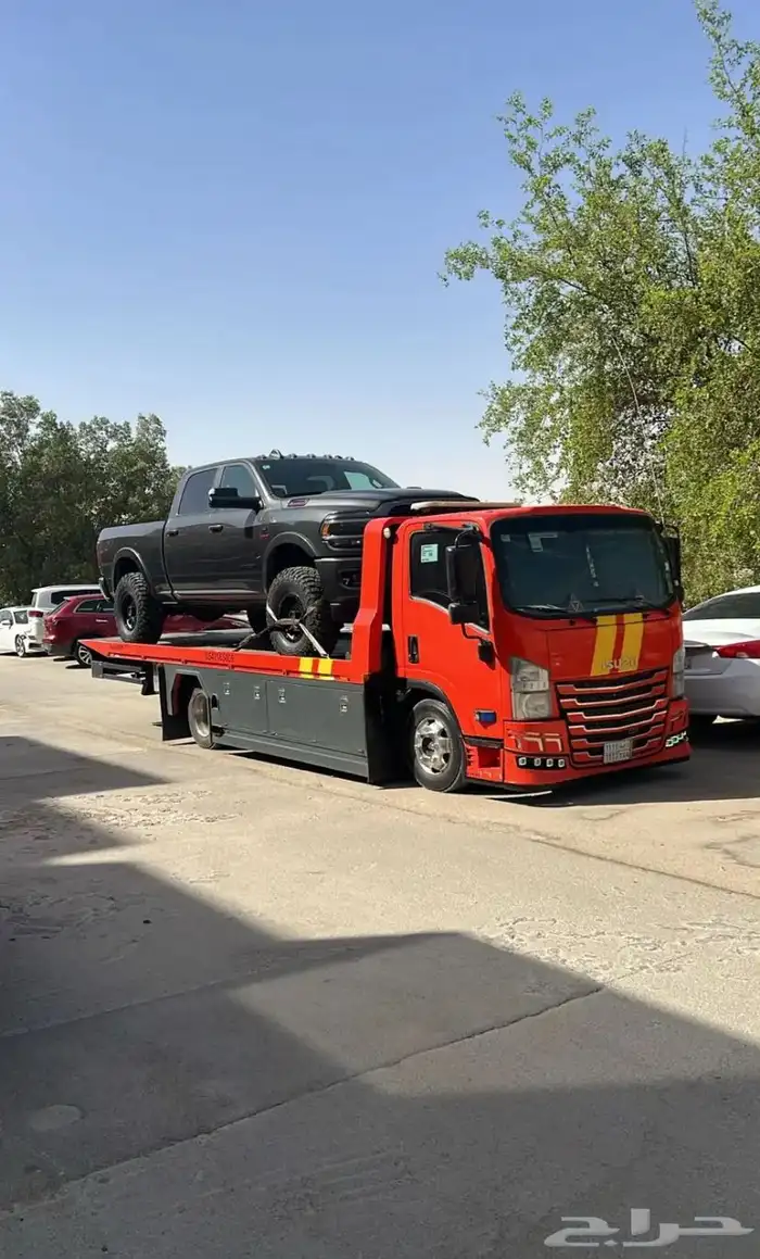 سطحة داخل بريدة لنقل السيارات 1