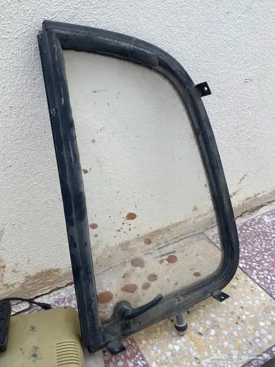 مثلت قزاز باب مرسيدس بوز 0