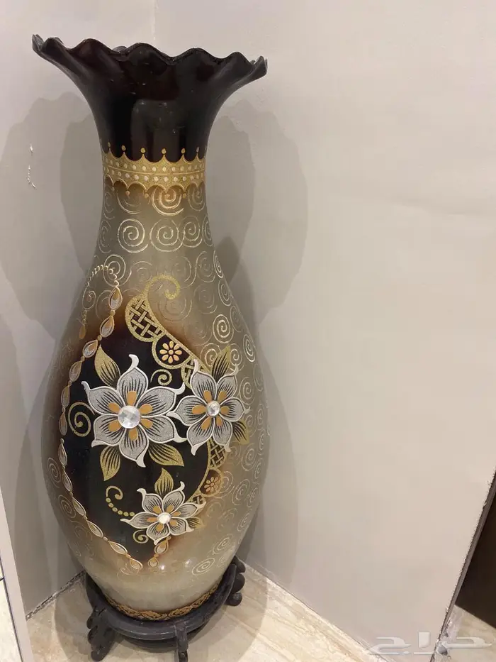 زهرية (فازة) كبيرة بحالة ممتازة 0