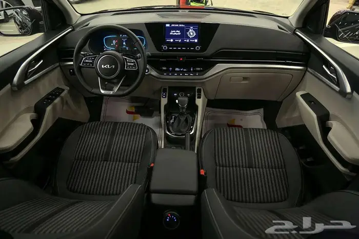 كيا كارينز GLS 2025 رفاهية وتكنولوجيا بحلة واحدة 7