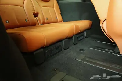 استمتع برحلة فاخرة مع روكس 01 6 مقاعد VIP 2025 22