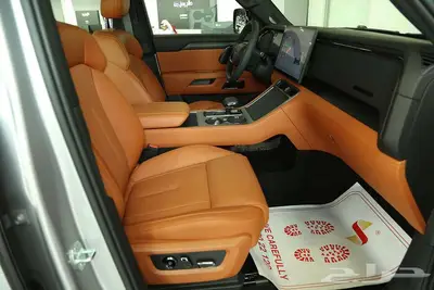 استمتع برحلة فاخرة مع روكس 01 6 مقاعد VIP 2025 19