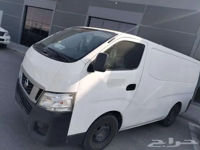 باص نقل نيسان 2015   Nissan Urvan Van 2015 5