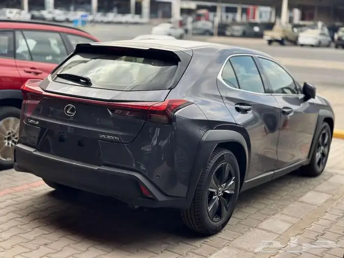 لكزس UX300H AH 2024 الأقل سعر 8