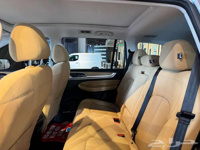ام جي RX8 2023   استاندر عرض سفنز 7