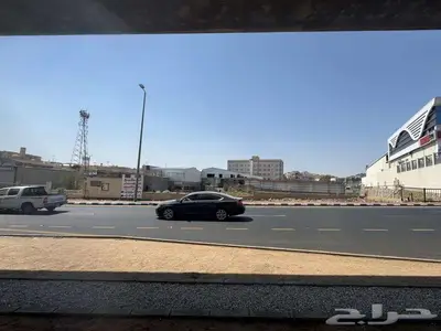 أرض تجارية للإيجار 2