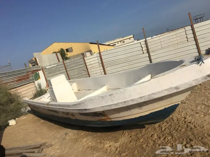 قارب للبيع بدون مكينه قارب فقط 1