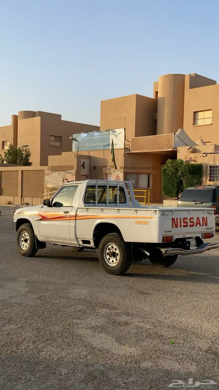 شاص نيسان 2002. (. تم البيع. ) 5
