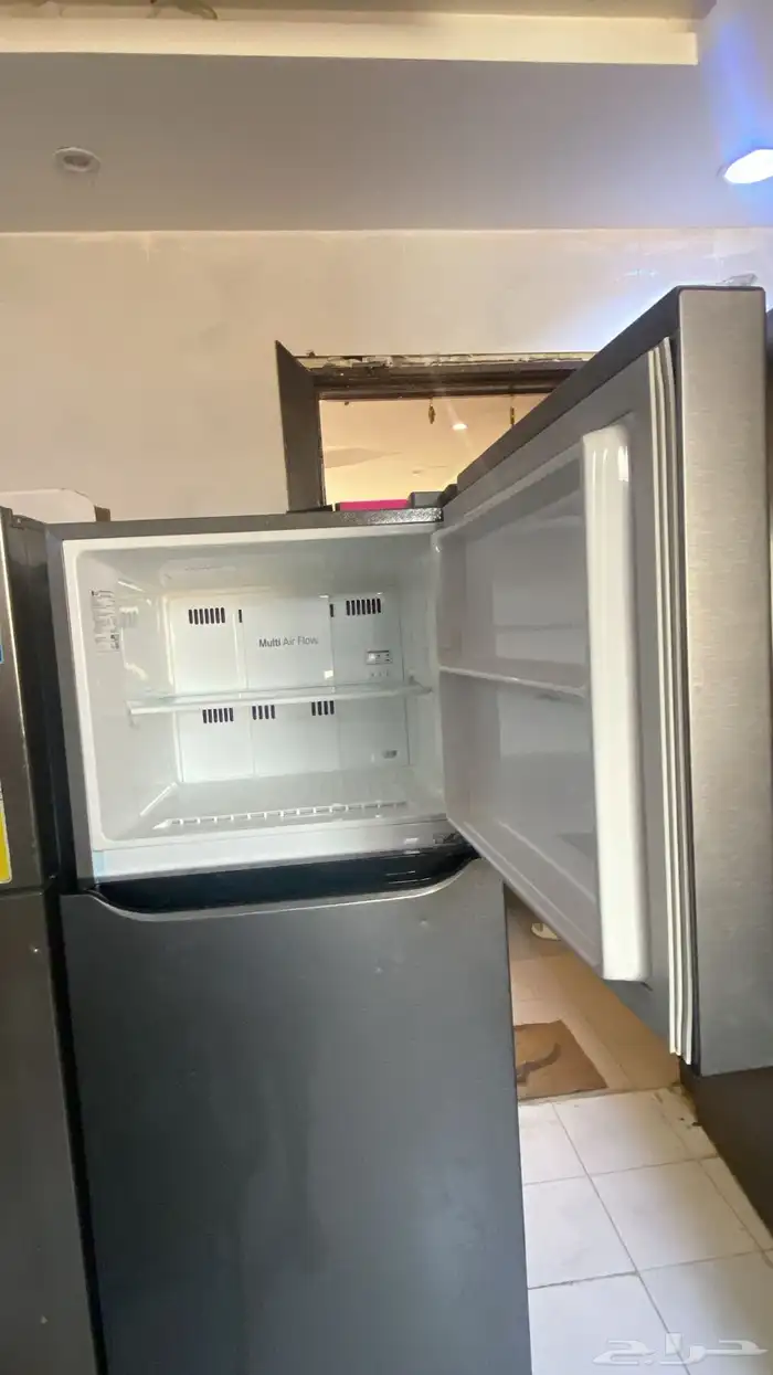 للبيع ثلاجه كبيره وجديده LG ومايكرويف وغساله جاد تعال فقط 0