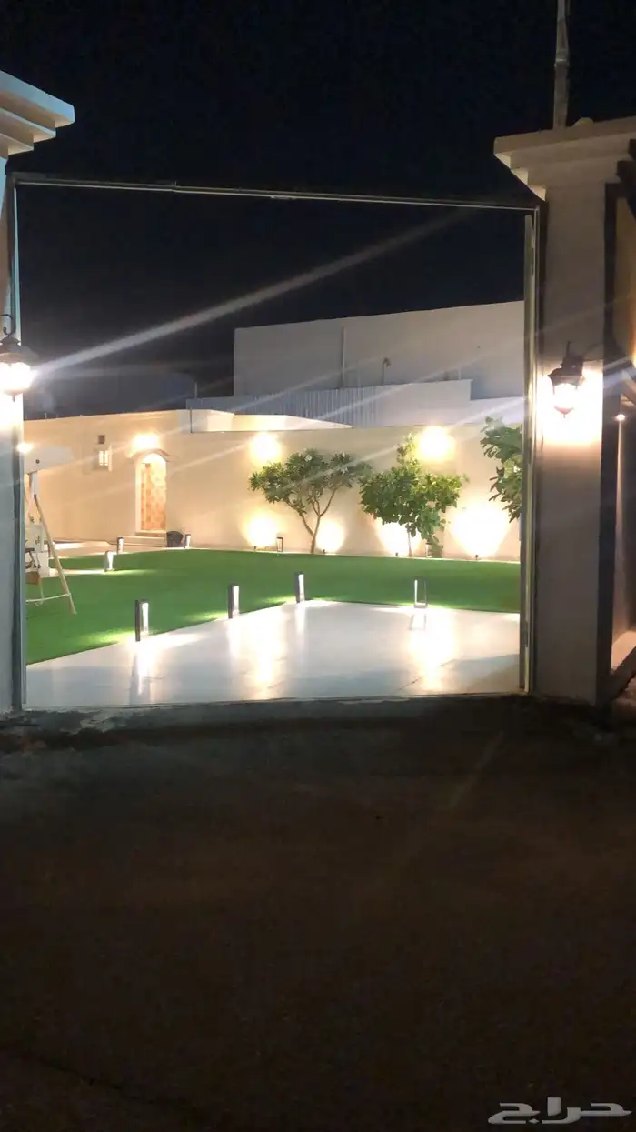 استراحه للبيع موقع مميز 9
