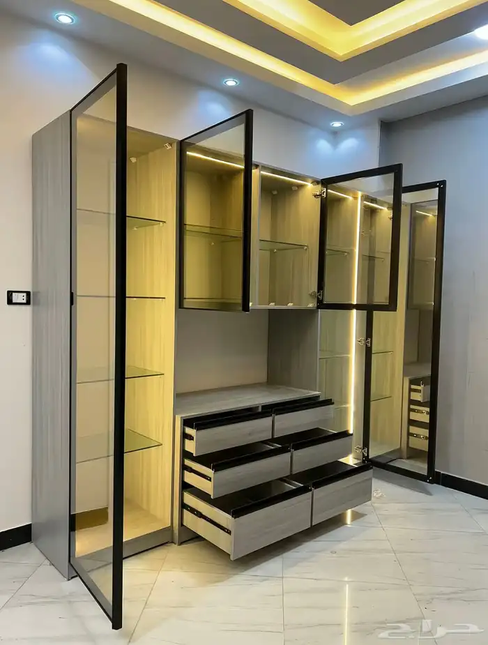 تفصيل غرف نوم وتركيب ديكورات خشبية والتنجيد ودهان الأبواب 0