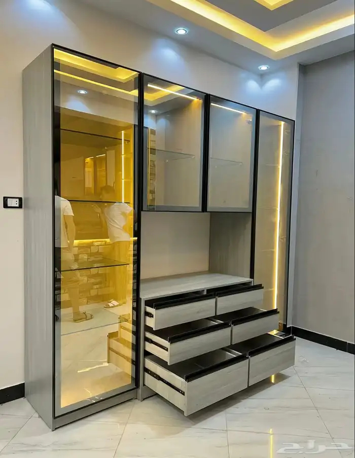 تفصيل غرف نوم وتركيب ديكورات خشبية والتنجيد ودهان الأبواب 1