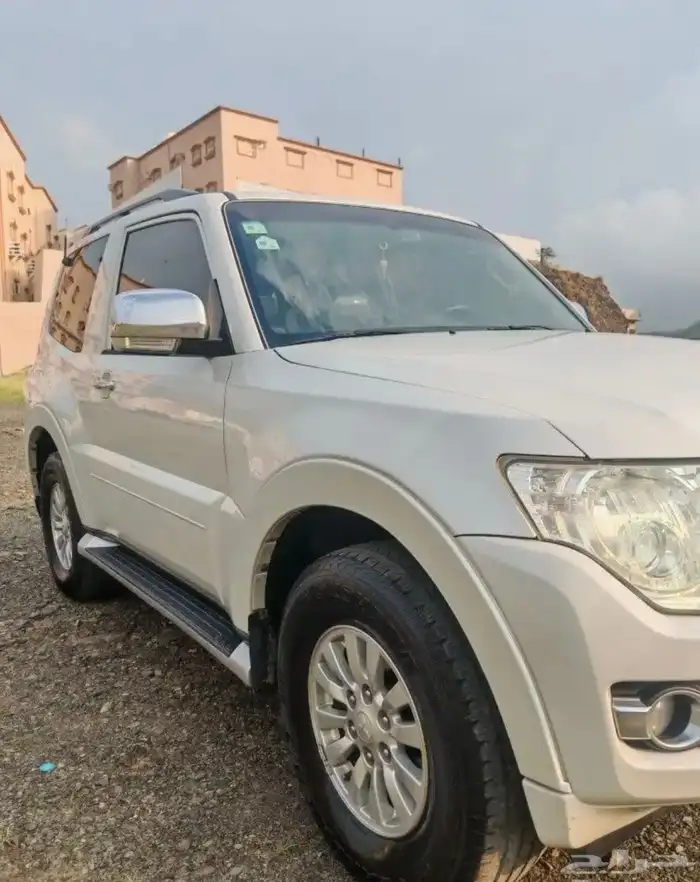 للبيع ميتسوبيشي باجيرو ربع  GLS 2015 2