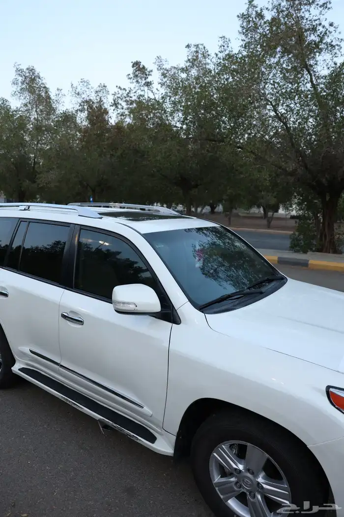 لاندكروزر 2013 V8 رقم 3 GXR تم البيع 16