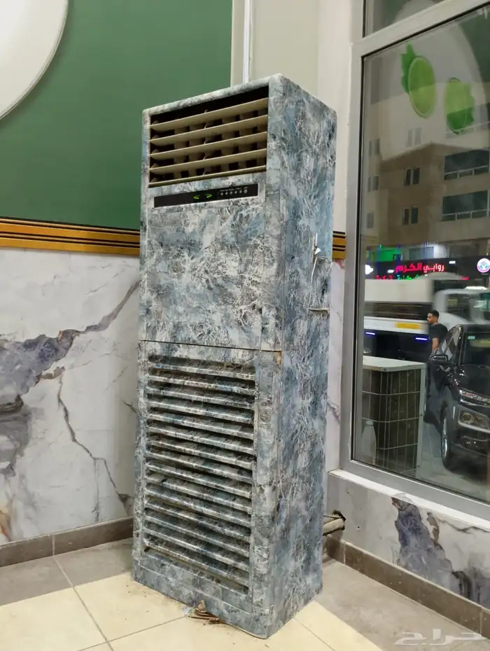 معدات مطعم سخان وثلاجة تكيف مكينه عصير وغيرها 15