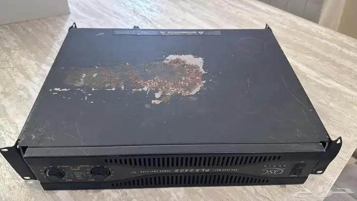امبلي فاير qsc 2400 watt امريكي مع سلكين نيوتريك 1