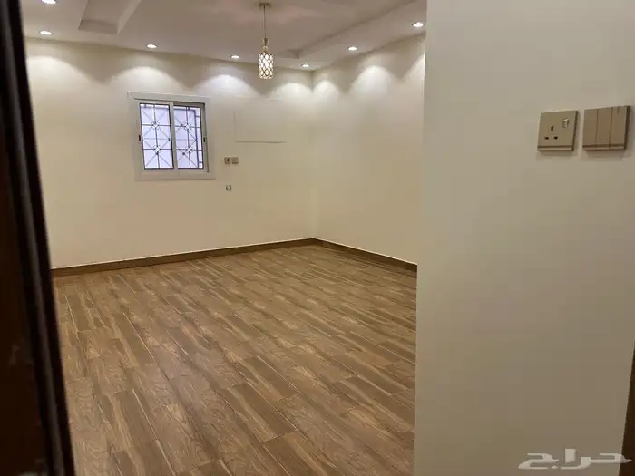 شقه للبيع عباره عن دور 25