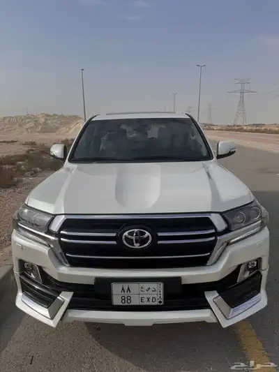 لاندكروزر 2019 GXR جراند تورنق 4