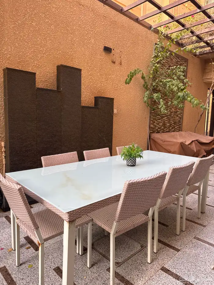 طاولة طعام خارجيه 4