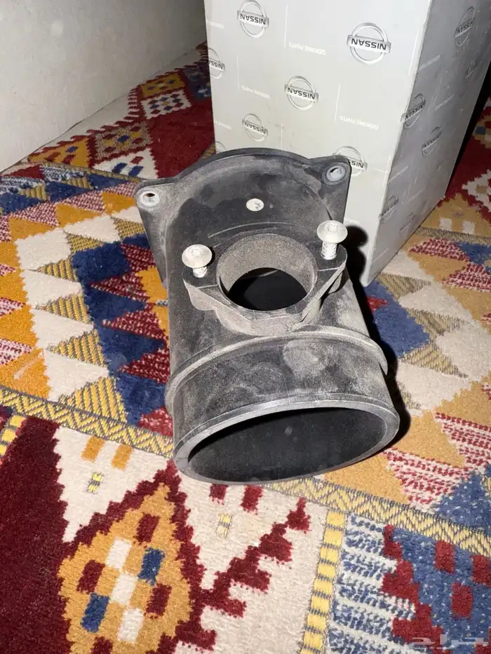 للبيع قطع غيار نيسان بترول فتك فلتر هواء اصلي قفل باب داخلي 4