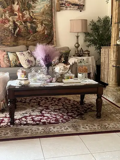 طاوله خشب ماليزي للبيع العاجل 0