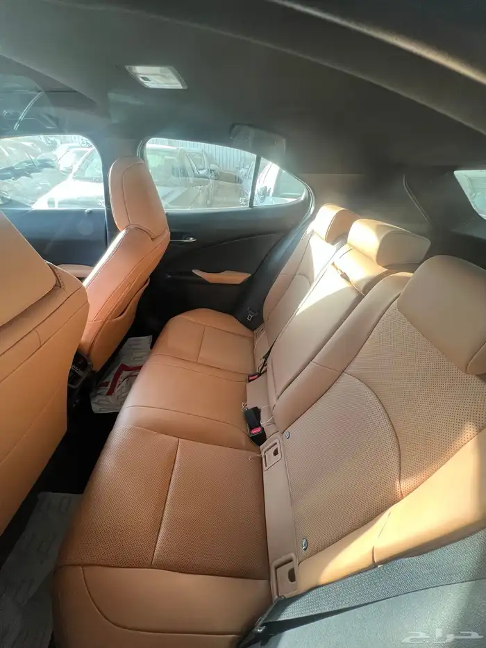 لكزس UX 200 نص فل 2023 10