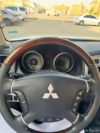 ميتسوبيشي باجيرو 2016 V6 12