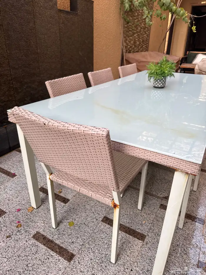 طاولة طعام خارجيه 1