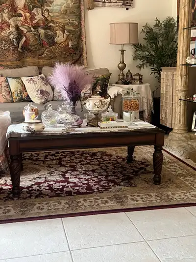 طاوله خشب ماليزي للبيع العاجل 1