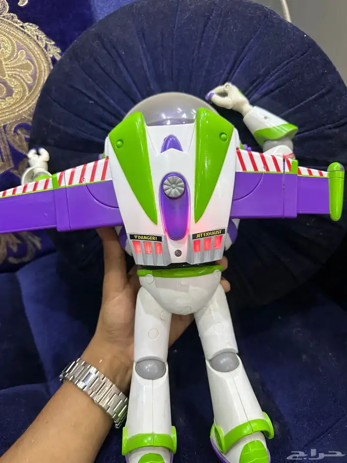 مجسم باز يطير حجم كبير 3