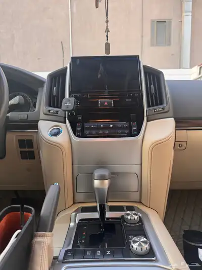 لاندكروزر 2019 GXR جراند تورنق 21