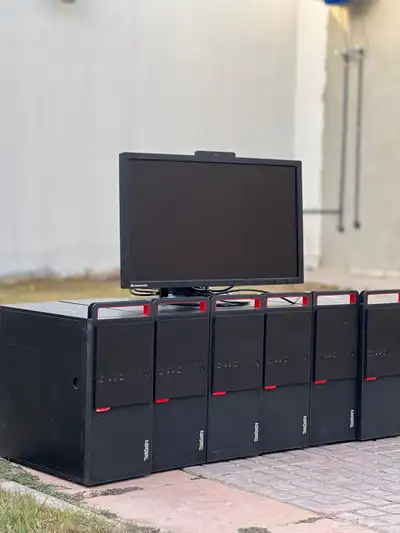 Lenovo ThinkCentre M900 Tower   شاشة 24 4