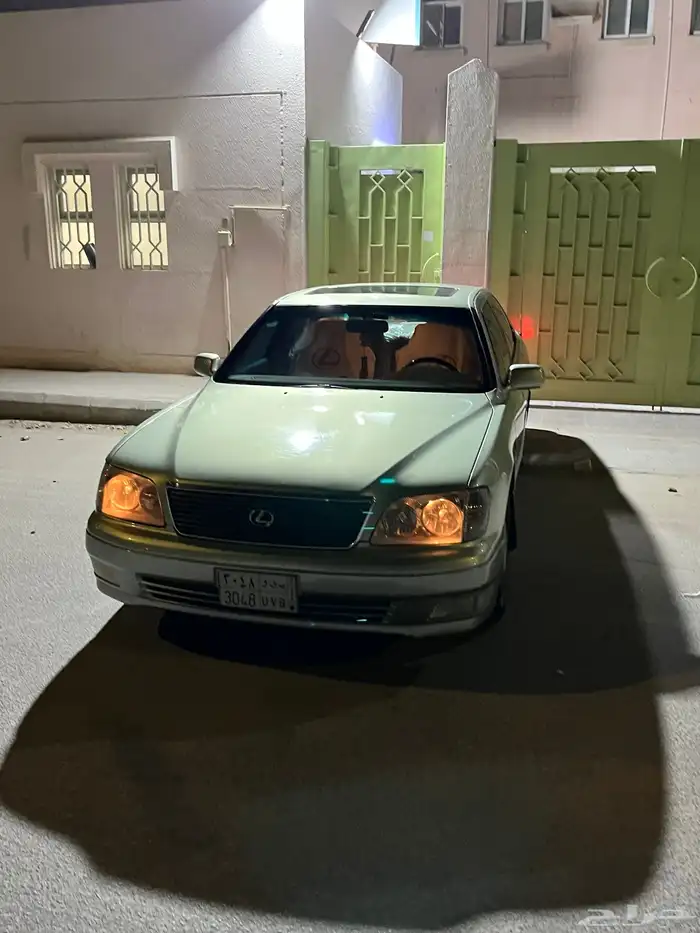 للبيع لكزز 400 LS 9