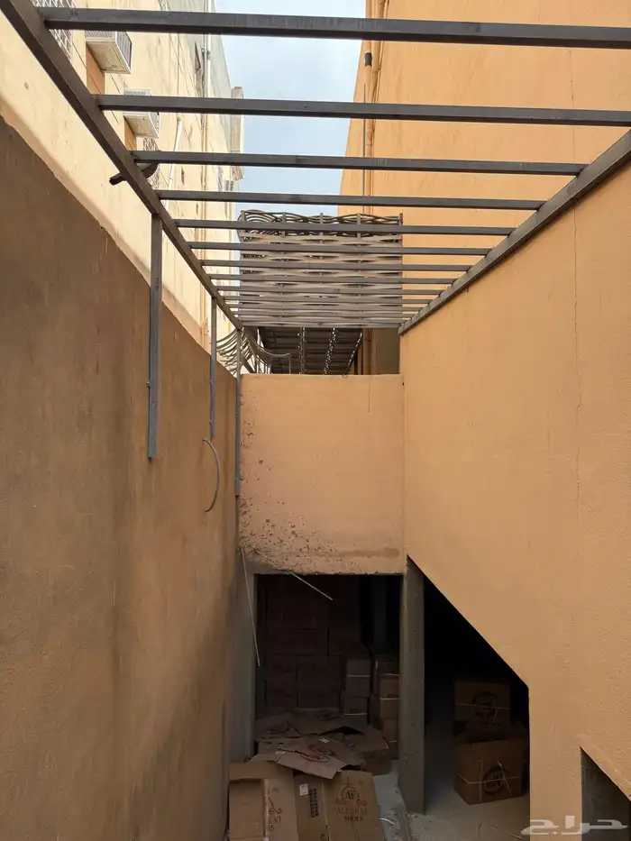 تنفيذ جميع اعمال الحداده والجبس بأحتراف 18