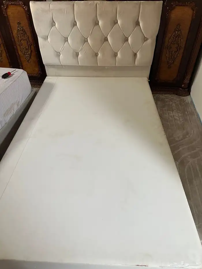 سرير 120 بدون مرتبه حى الملز 100 ريال بدون نقاش 0