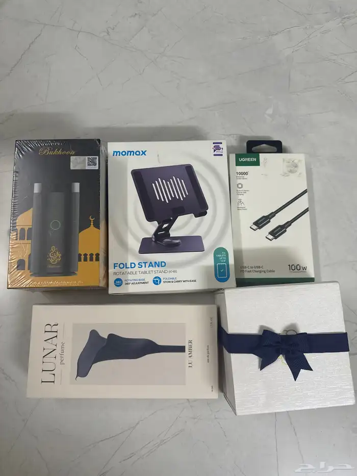 مجموعة للبيع ( ستاند - مبخره - سلك تايب cc - ساعة - عطر ) 0