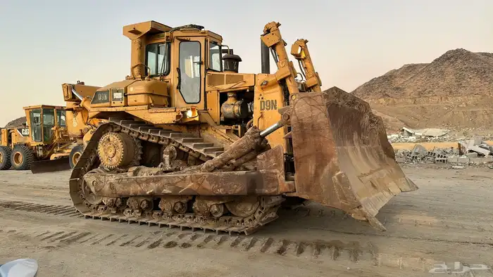 للبيع بالدوزر كتربلر D9N بطاقه جمرك 5