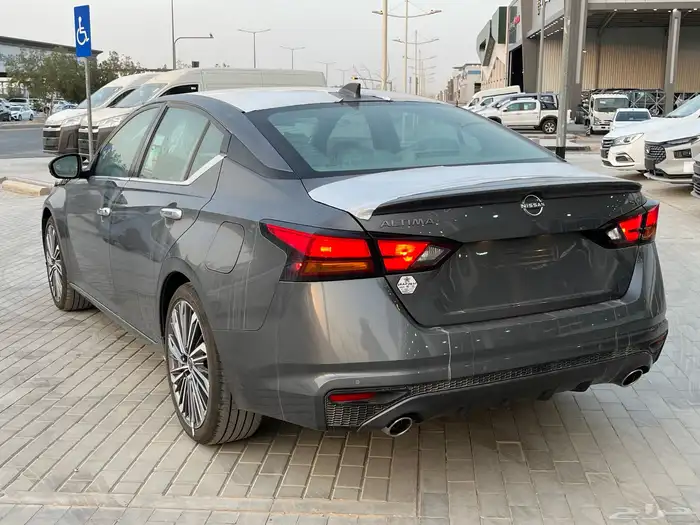 نيسان التيما SV نص فل 2025 4