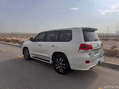 لاندكروزر 2019 GXR جراند تورنق 10