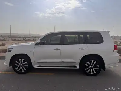 لاندكروزر 2019 GXR جراند تورنق 9