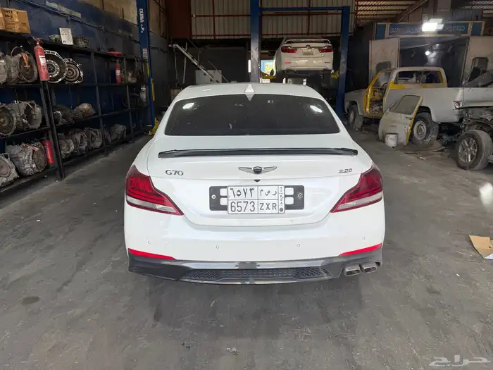 جنسس g70 نظيفة جدا للبيع 2