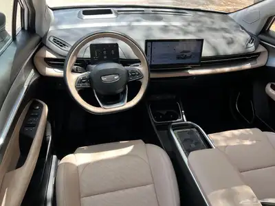جيلي جيومتري 2024 فل كامل C شبه الاصفار 4