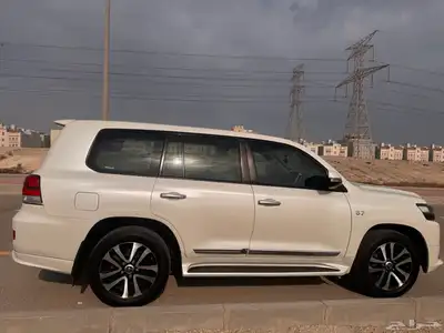 لاندكروزر 2019 GXR جراند تورنق 2