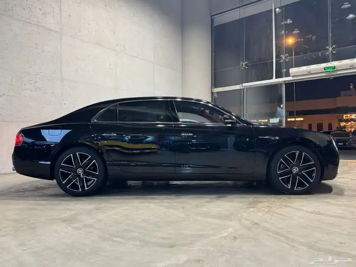 بنتلي Continental Flying Spur موديل 2016م (وارد ساماكو) 5