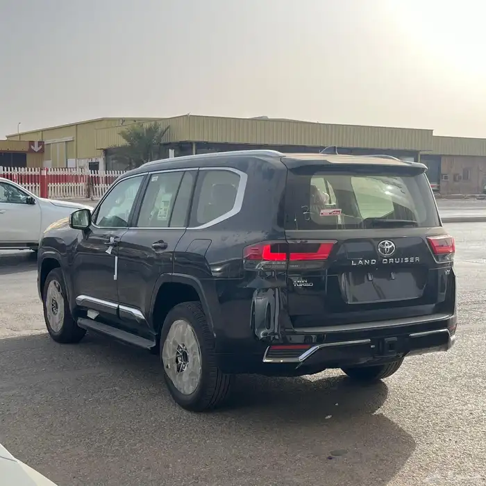 لاندكروزر بنزين VX موديل 2025 باقل الأسعار 2