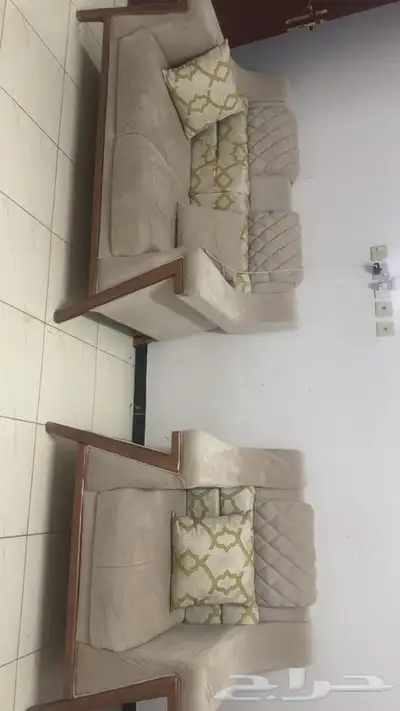كنب نظيف للبيع اربع قطع 2كبار و2صغار 1