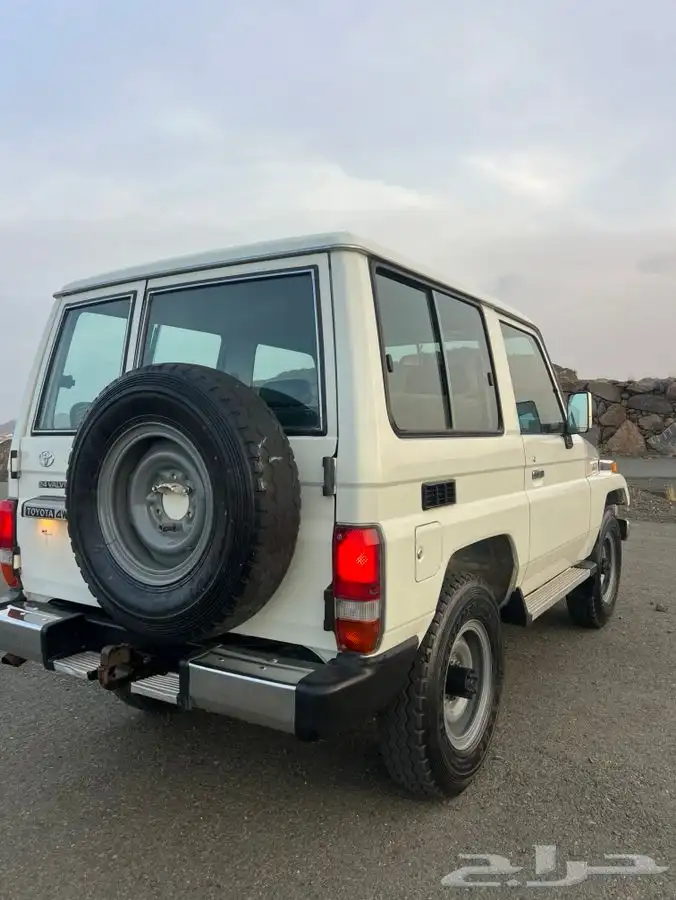 تويوتا جيب ربع 1998 16